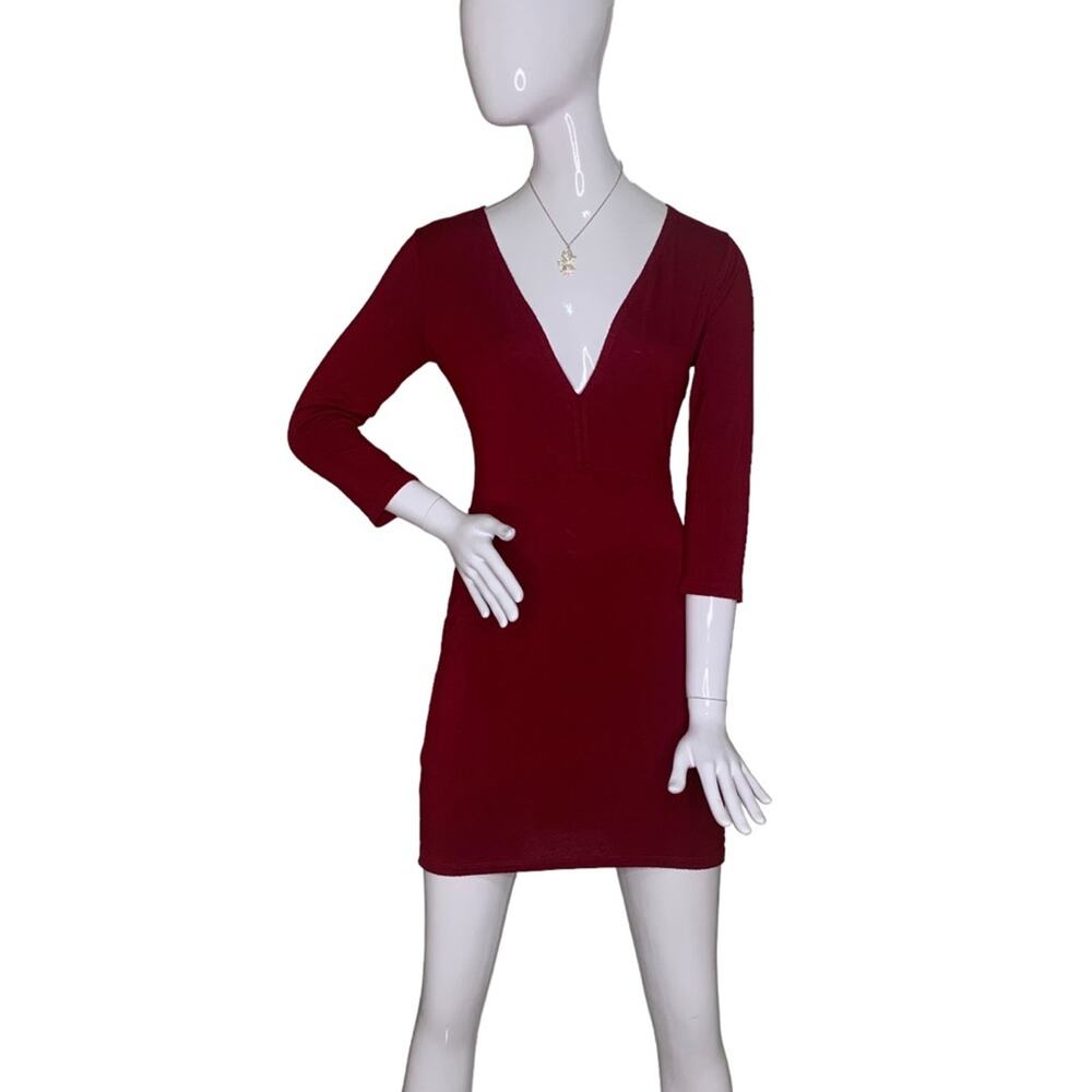 Lovers + Friends Bodycon Dress Deep V-Neck 3/4 Sleeve Size M Red